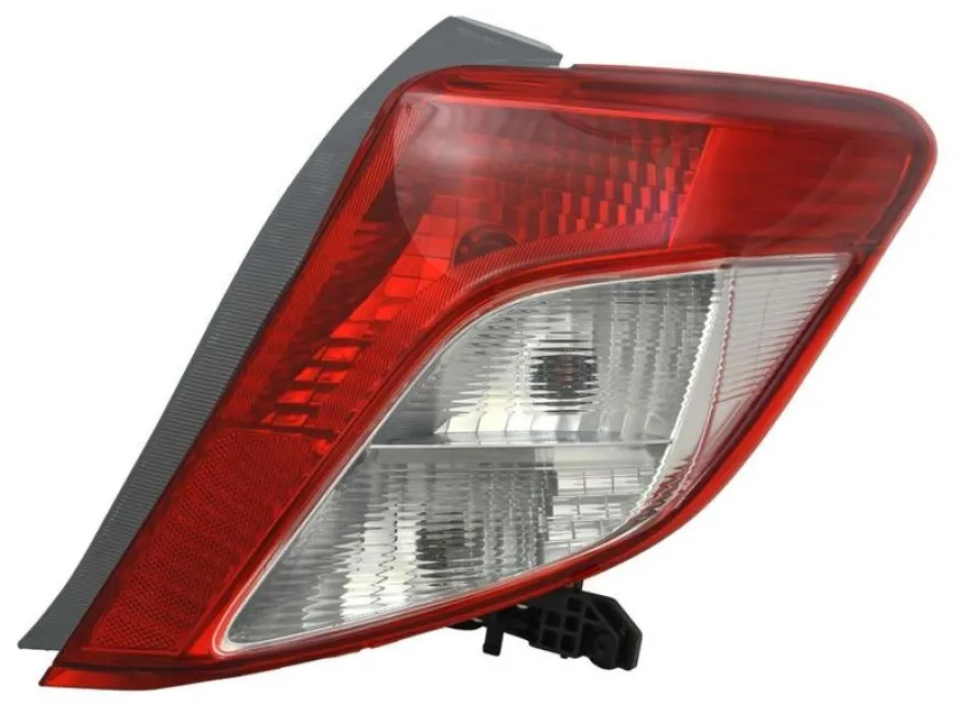 Baklampa Höger Toyota Yaris P13