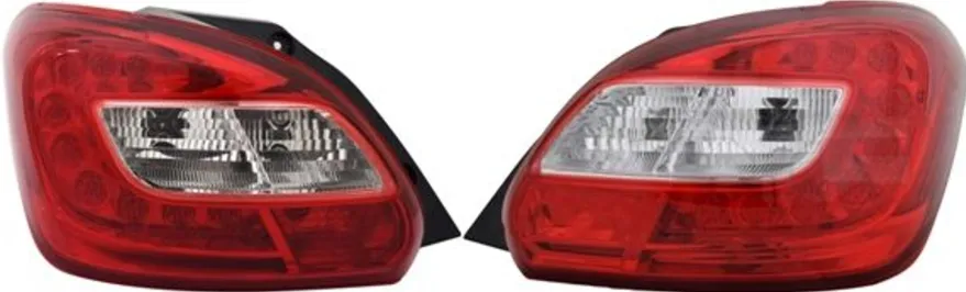 Baklykta Vänster till MITSUBISHI MIRAGE / SPACE STAR VI Halvkombi (A0_A)