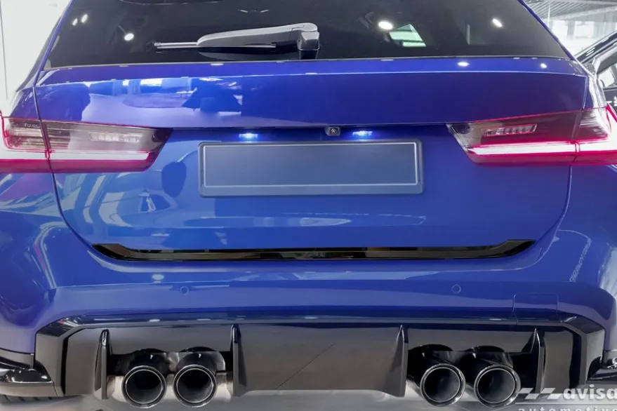 Dekorlist baklucka BMW 3-serie G21 Touring LCI 2022– Blank Svart