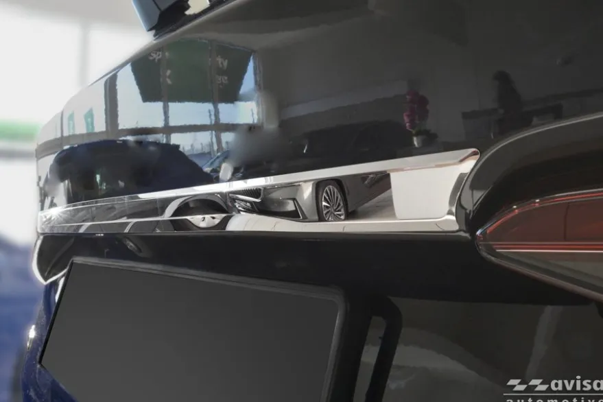 Dekorlist baklucka Skoda Elroq 2025– Krom