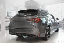 Dekorlist baklucka Toyota Corolla E210 Touring Sports / GR Sports 2018– Krom