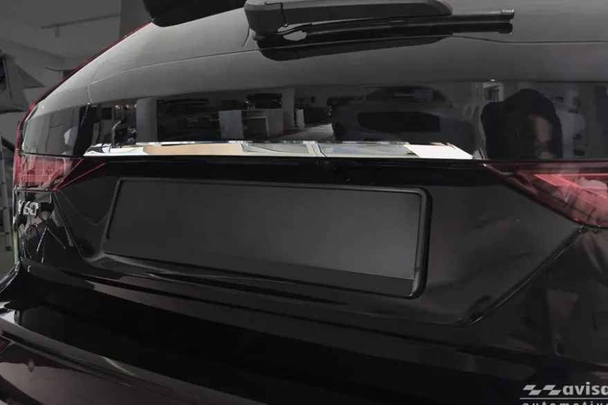 Dekorlist baklucka Volvo V60 II / Cross Country 2018– Krom