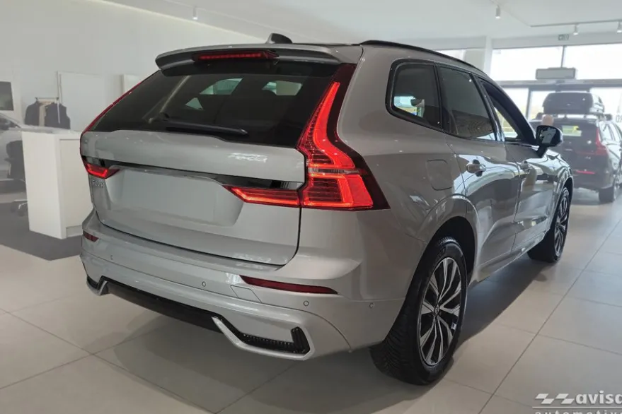 Dekorlist baklucka Volvo XC60 II 2017– Blank Svart
