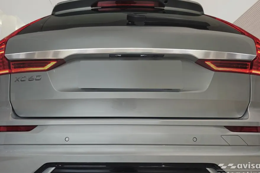 Dekorlist baklucka Volvo XC60 II 2017– Matt Silver