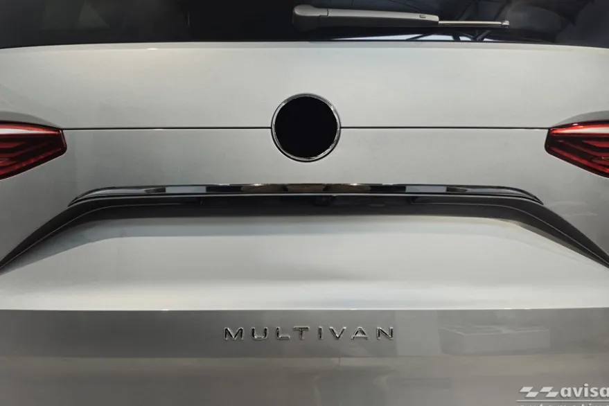 Dekorlist baklucka VW Multivan T7 2021– Blank Svart