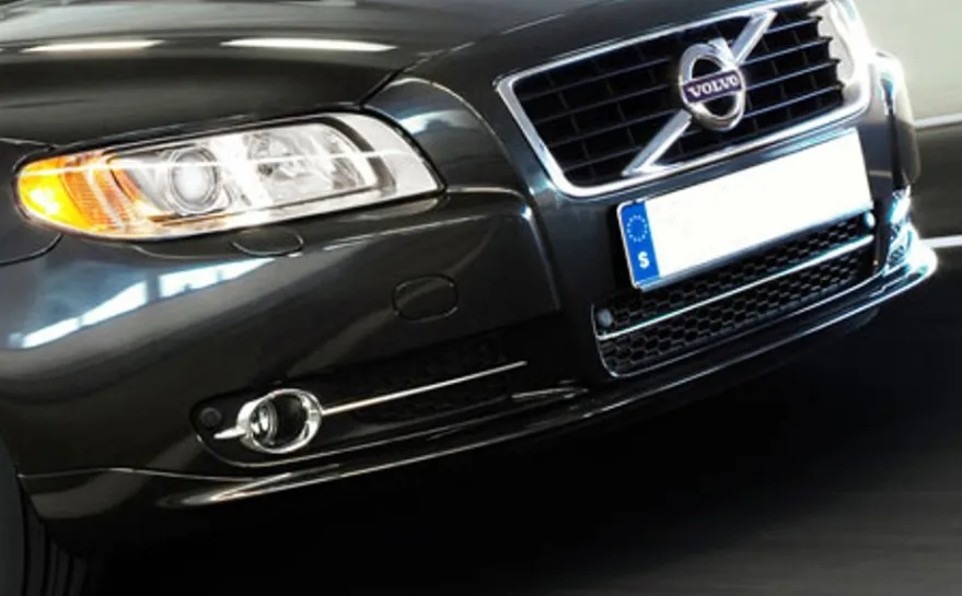 Dimljusgaller Kromdesign Höger Volvo S80 2007- Dimljusgaller För bilar med Parkassistans