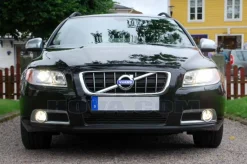 Dimljusgaller R-Design Volvo V70 III 2008- För bilar med parkassistans