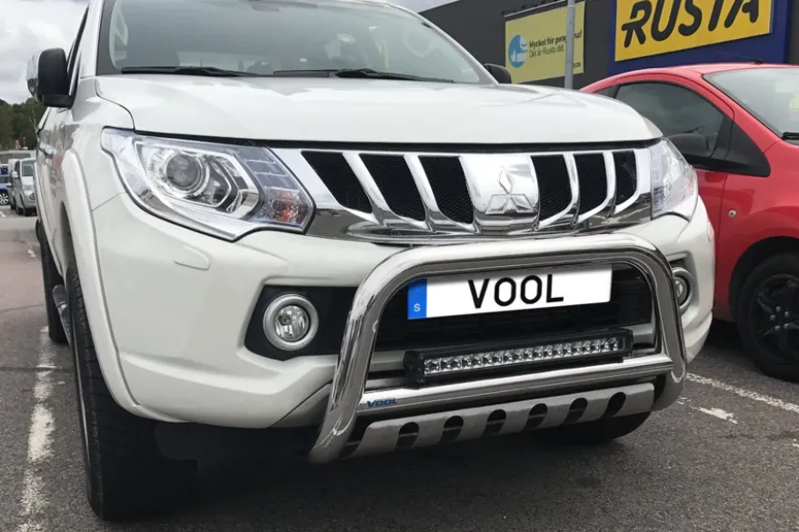 EU Frontbåge med hasplåt - Mitsubishi L200 2015-2019