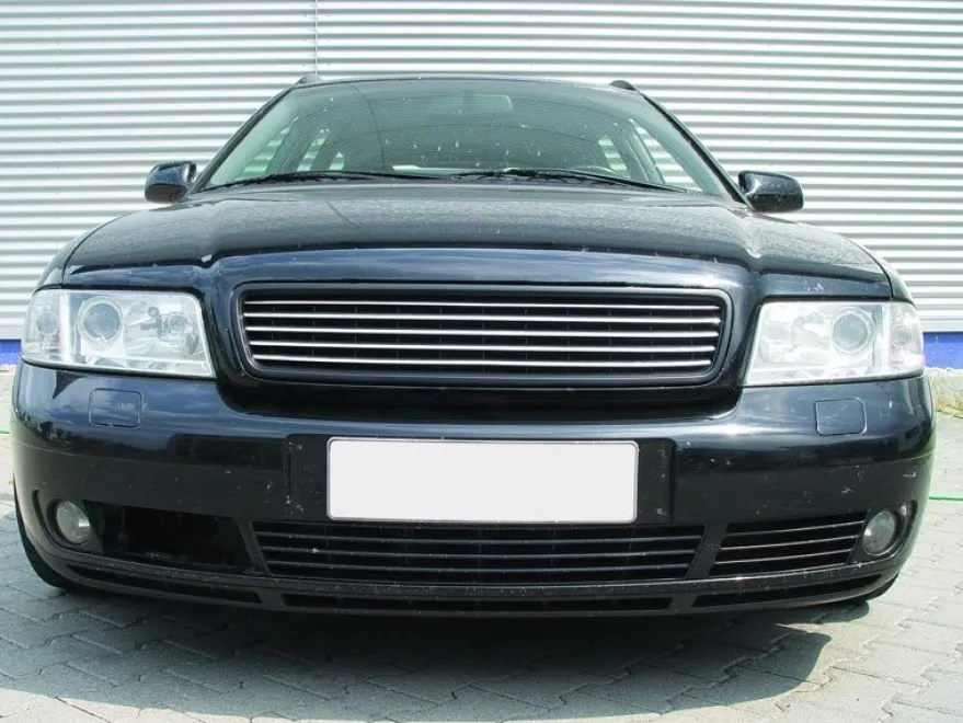 Grill Krom/Svart Audi A4 (B5/8D) 1994-2001