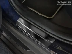 Instegslister i Borstad svart Stål Toyota RAV4 V Hybrid 2018-> Suzuki Across 2020->