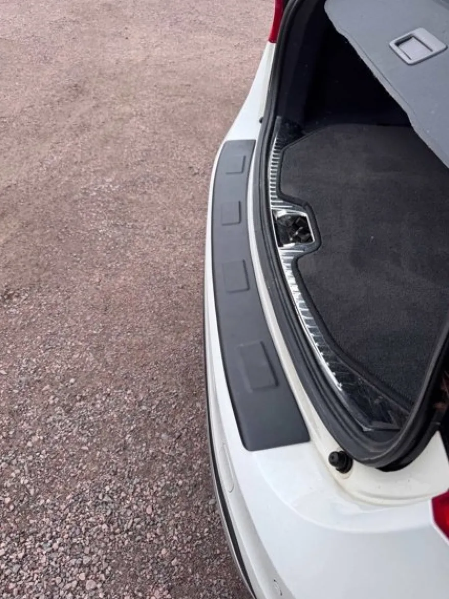 Lastskydd ABS plast – Volvo V60 I 2011–2018