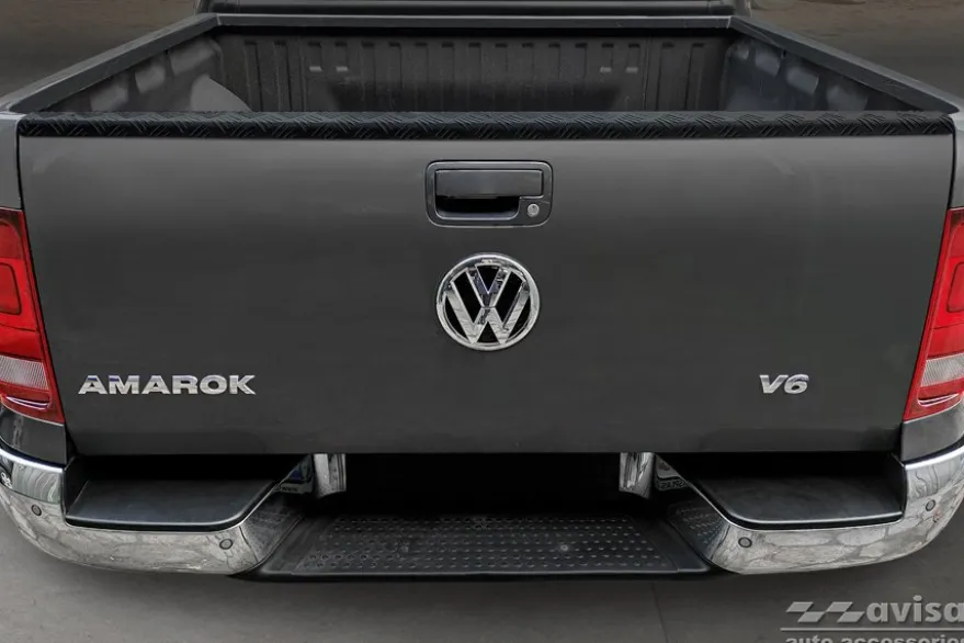 Lastskydd För Bakläm Mattsvart Aluminium Durkplåt till VW Amarok 2010-2021