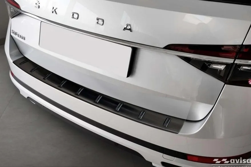 Lastskydd Hybrid Rostfri Svart Metall Skoda Superb III Kombi SCOUT III 2015->