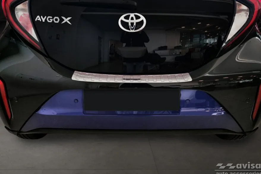 Lastskydd Rostfri Borstad Metall Toyota Aygo X 2022->