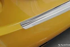 Lastskydd Rostfri Borstad Metall Toyota Prius V 2023->