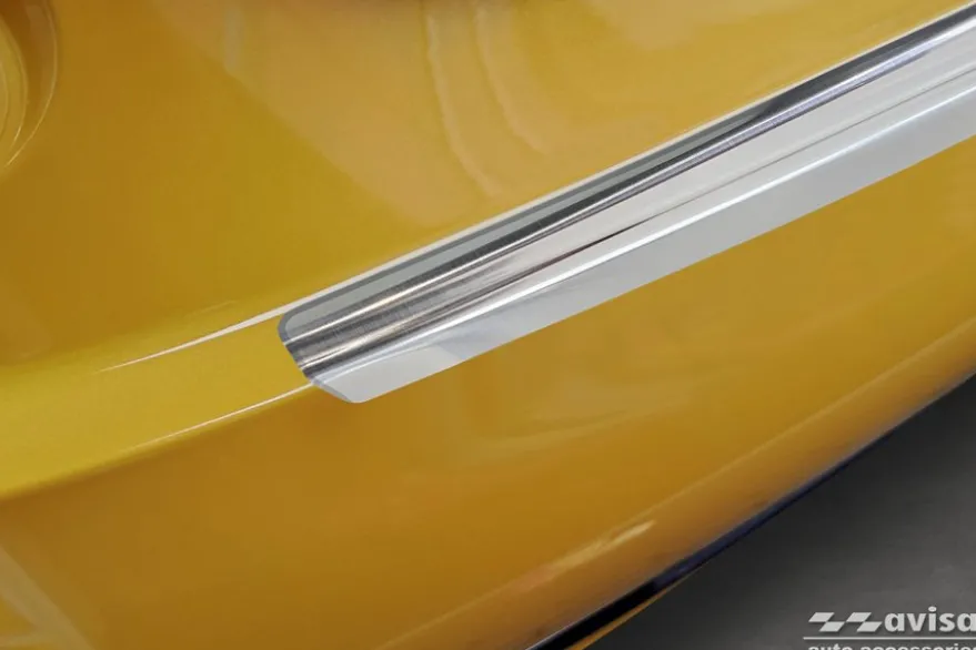 Lastskydd Rostfri Borstad Metall Toyota Prius V 2023->