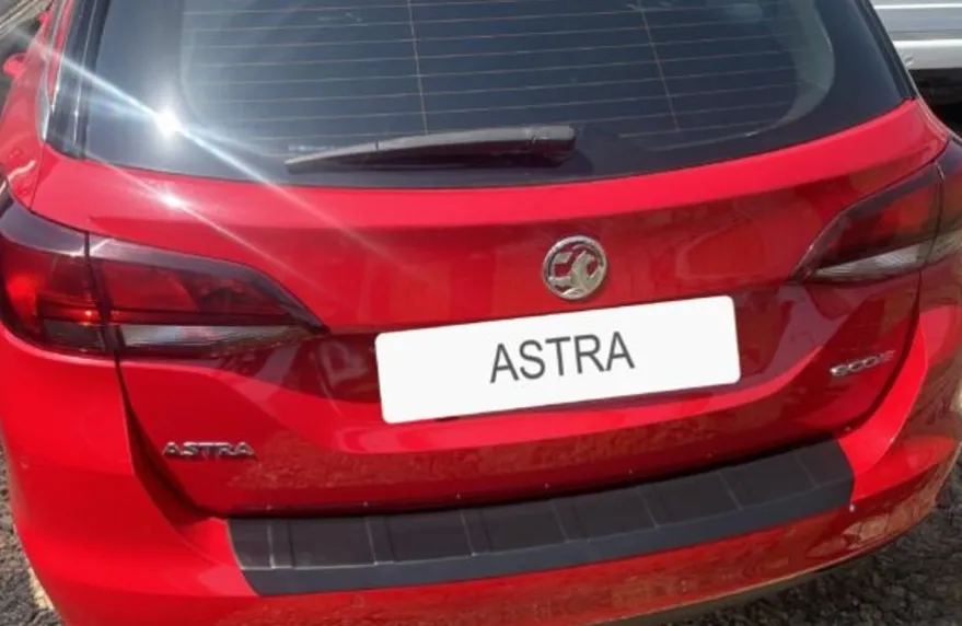 Lastskydd Svart Opel Astra K Sports Tourer 12.2015-01.2022