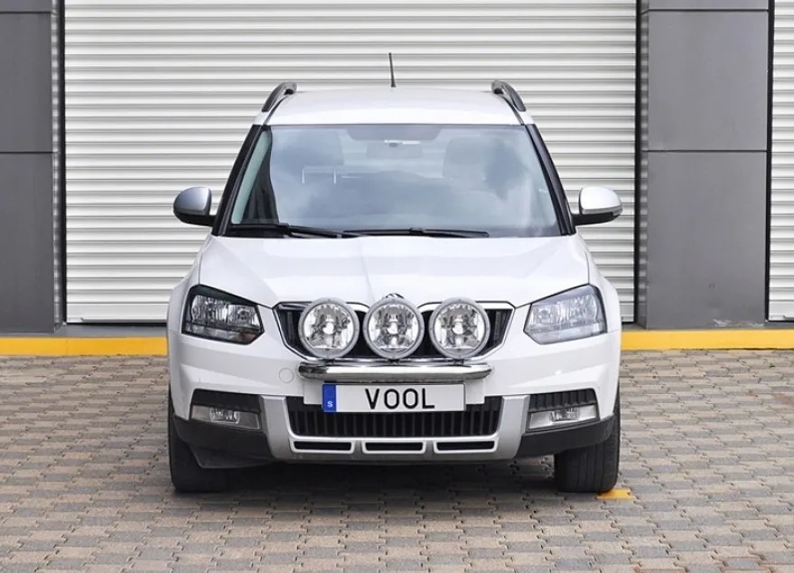 Modellanpassad Voolbar Ljusbåge till Skoda Yeti 2014- Fästen för 2 extraljus