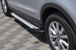 SIDESTEPS ALUMINIUM - Audi Q3 2012-